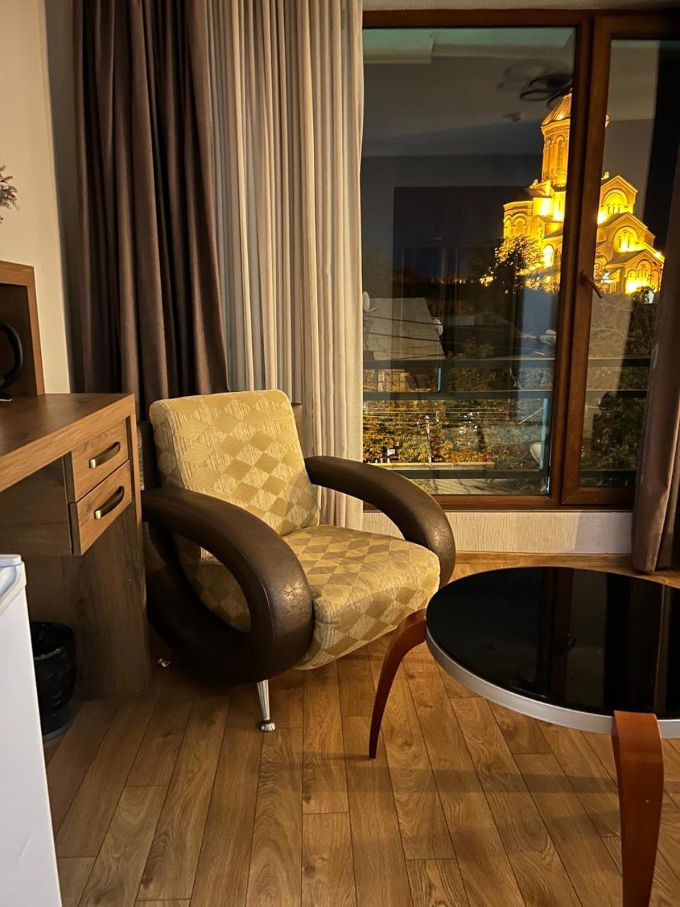 Hotel Livin Tiflis Dış mekan fotoğraf