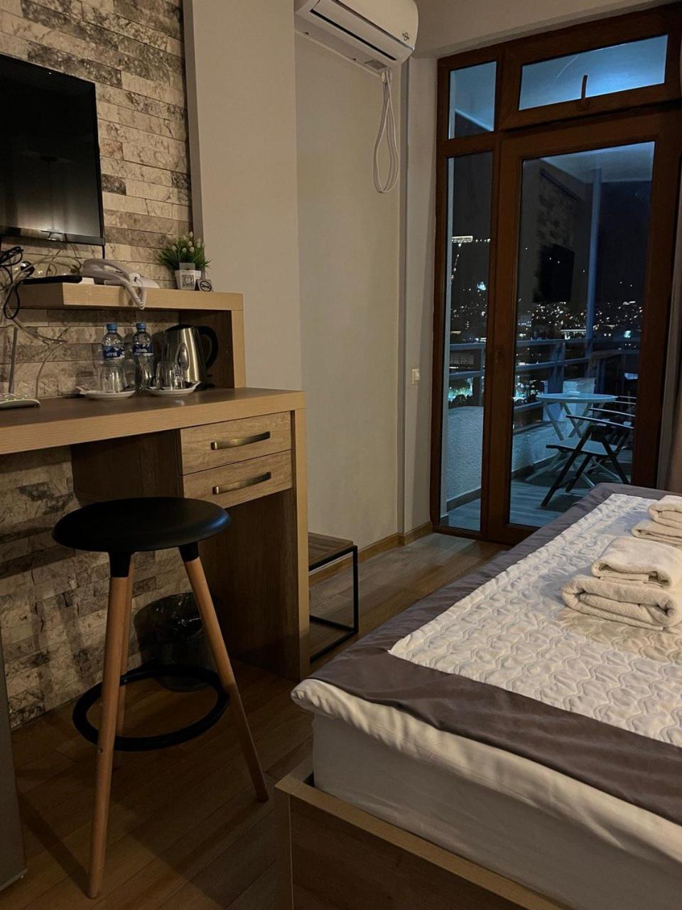 Hotel Livin Tiflis Dış mekan fotoğraf