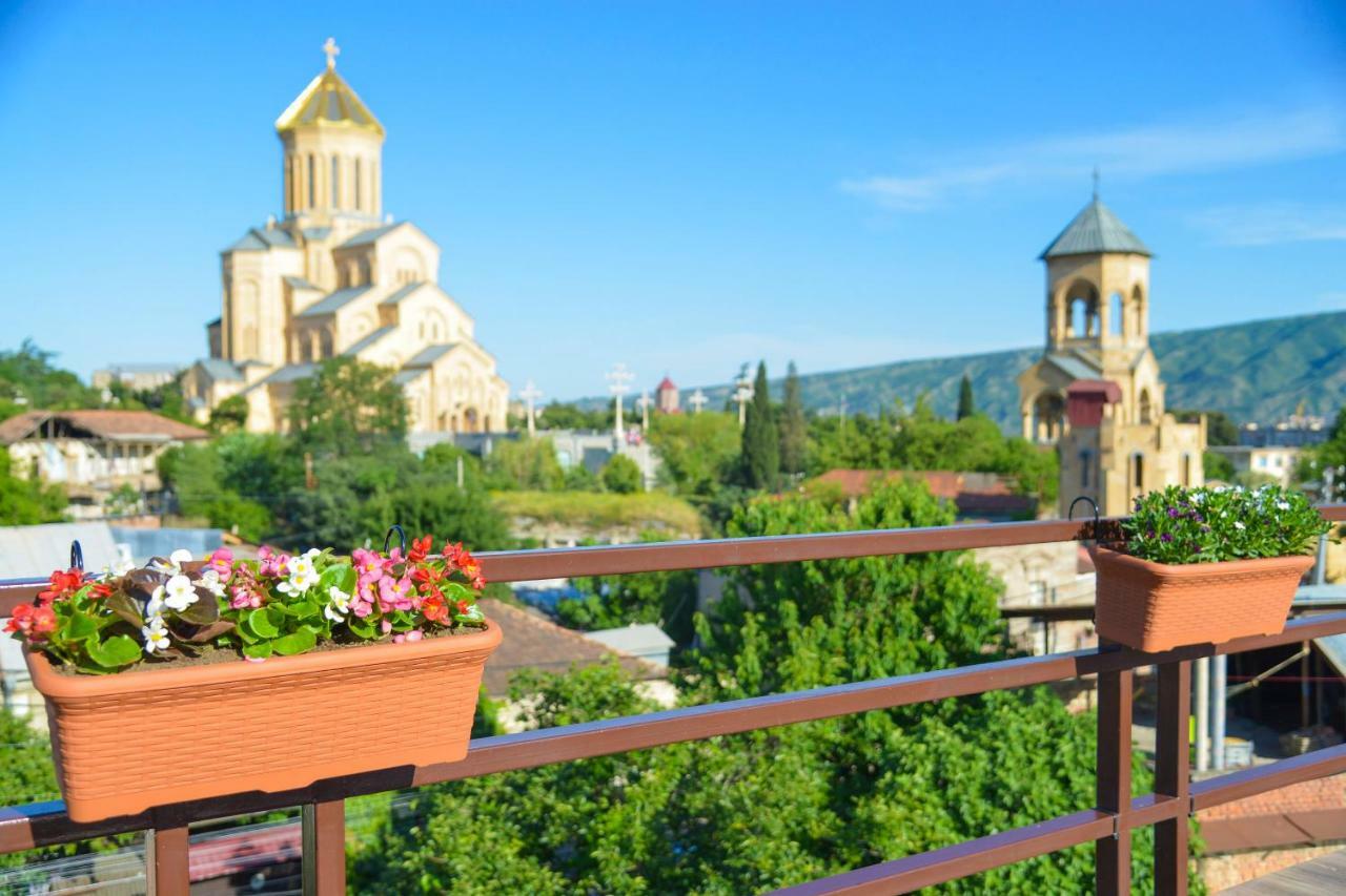 Hotel Livin Tiflis Dış mekan fotoğraf